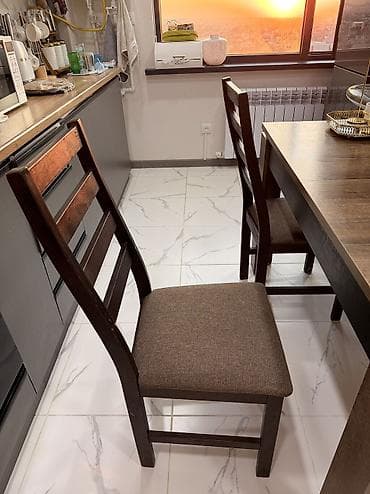 кух стол: Продаю стол и стулья

1,32м длина 
80 ширина 
увеличивается до 1,80 м — 4