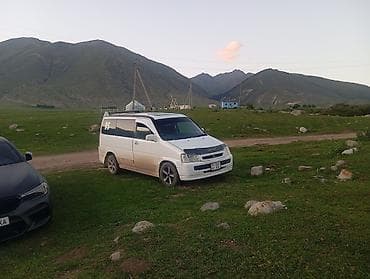 кун свет: Honda Stepwgn: 2000 г., 2 л, Автомат, Минивэн — 2