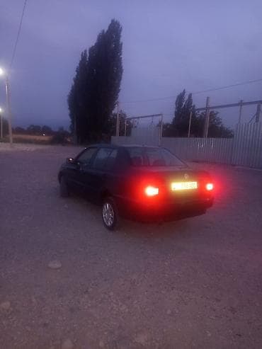Транспорт: Volkswagen Vento: 1996 г., Механика, Бензин, Седан — 2