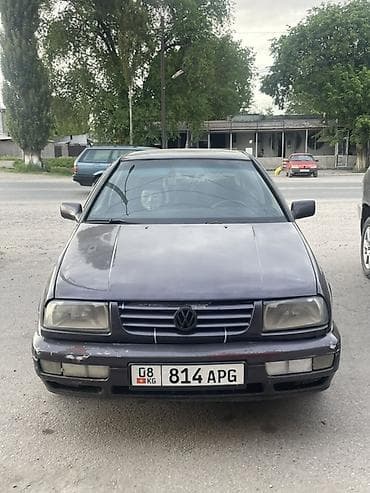 mazda 3: Volkswagen Vento: 1993 г., 2 л, Механика, Бензин, Седан — 1