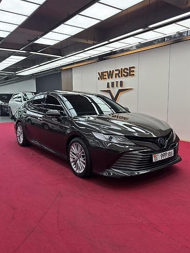 byd e2 2019: Toyota Camry: 2018 г., 2.5 л, Вариатор, Гибрид, Седан — 1