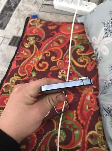 nokia n90: Смартфон с плоскими гранями и боковыми кнопками управления звуком и — 3