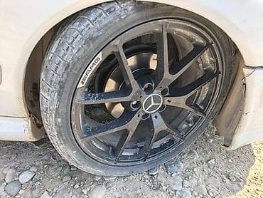 Шиналар жана дисктер: Дөңгөлөктөр монтажда 235 / 35 / R 19, Комплект, Жеңил унаалар, Куйма, тешиктери - 5 — 5