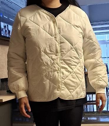 Утепленные жилеты: Стёганая женская куртка без капюшона, молочного/кремового цвета. L-XL — 1