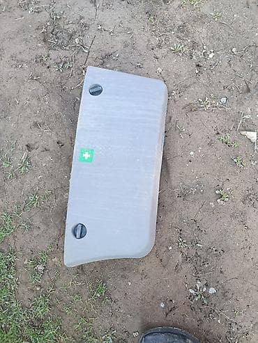 пластырь 99: Крышка (люк) отсека аптечки/инструментов для автомобиля спринтер — 1