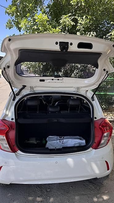 Транспорт: Chevrolet Spark: 2019 г., 1 л, Вариатор, Бензин, Хэтчбэк — 4