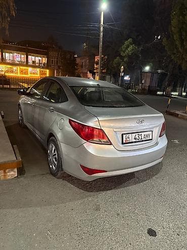 small car: Hyundai Solaris: 2014 г., 1.4 л, Механика, Бензин, Седан — 4