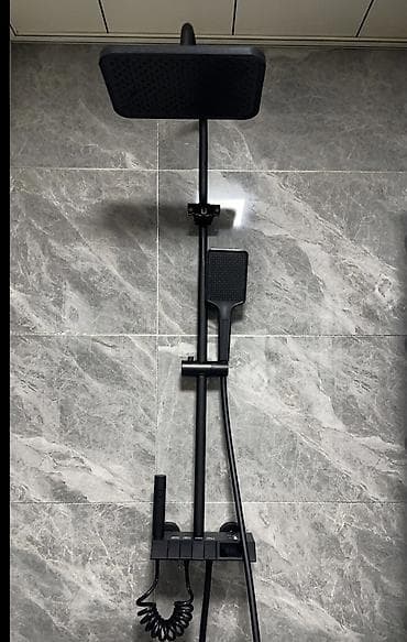 бассейн вода: Душевая система с верхним и ручным душем, матовый черный Комплектация — 1