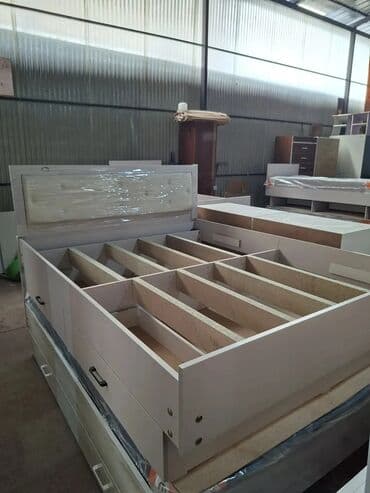 кровати полуторки фото: Двуспальная кровать, Новый, С мягким изголовьем, длина - 200 см — 30