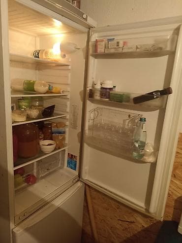 полки холодильника: Холодильник Indesit, двухкамерный, белый. - Классическая компоновка — 1