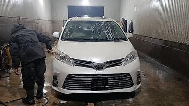 Транспорт: Toyota Sienna: 2020 г., Минивэн — 6