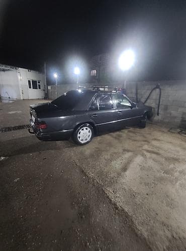 мерседес 124 стоп: Mercedes-Benz W124: 1991 г., Седан — 3