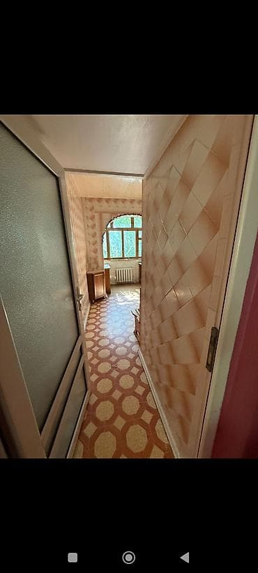 тамчы комнаты: Светлая просторная комната с большим оконным блоком и эркером. - — 8