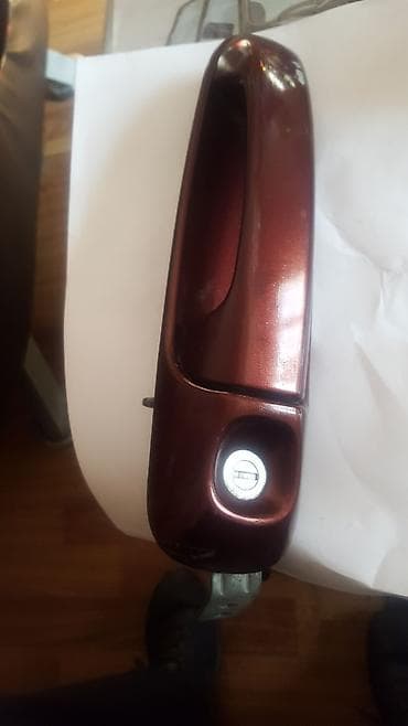 cherokee: Cherokee laredo правая ручка дверная 2001 год — 1