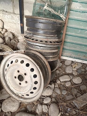 диска рельсы: Железные Диски R 15 Volkswagen, Комплект, отверстий - 5 — 1
