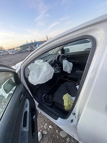 меняю на тойота ист: Toyota WISH: 2003 г., 1.8 л, Бензин — 2