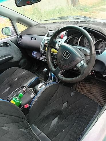 rf 2: Honda Fit: 2002 г., 1.5 л, Вариатор, Бензин, Седан — 9