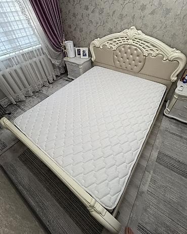 sofa bed: Двуспальная кровать с изголовьем в классическом стиле + матрас — 1