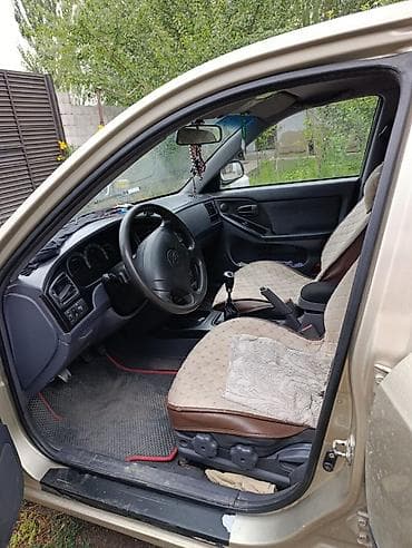 Hyundai Elantra: 2000 г., 1.6 л, Кол менен иштөөчү, Бензин, Седан — 3