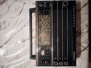 Портативный радиоприёмник «Океан-209» (СССР). Полностью рабочий