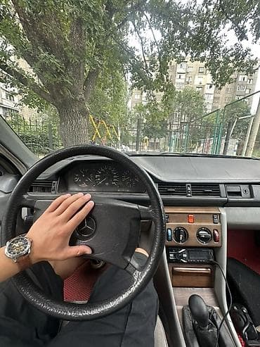 порш авто: Mercedes-Benz W124: 1987 г., Механика, Седан — 4