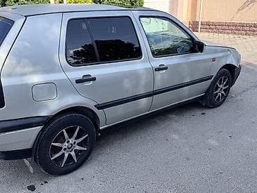 Продажа авто: Volkswagen Golf: 1992 г., 1.8 л, Механика, Бензин, Хэтчбэк — 7