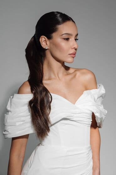 свадебные платья бишкек дордой: 🩵продаю дешево! Шикарное свадебное платье с открытыми плечами и — 3