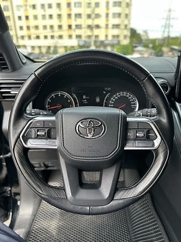 Toyota Land Cruiser: 2022 г., 3.5 л, Автомат, Бензин, Внедорожник — 8