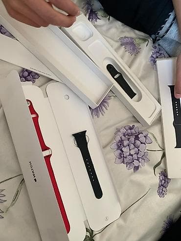Акылдуу сааттар: Apple Watch с прямоугольным дисплеем и цифровой коронкой. На фото — — 4
