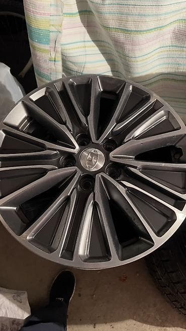 е36 e36: Литые Диски R 17 Hyundai, Комплект, отверстий - 5, Б/у — 1