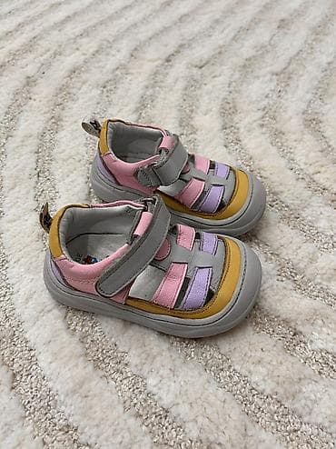 Балдардын кийим-кечелери жана бут кийимдери: Фирма савёнок размер 24 зимние 1500сом Босоножки турецкие кожа — 6