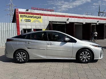 подключаемый гибрид: Toyota Prius: 2020 г., 1.8 л, Автомат, Гибрид, Хэтчбэк — 3