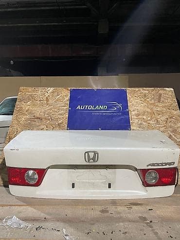9: Крышка багажника Honda, 2002 г., Б/у, Оригинал — 1