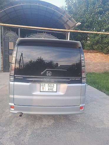 Honda Stepwgn: 2004 г., 2 л, Автомат, Бензин, Минивэн — 5