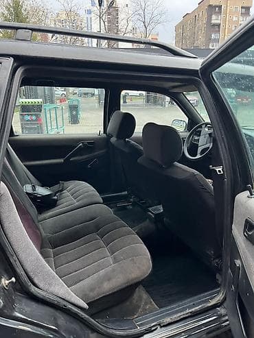 b class: Volkswagen Passat Variant: 1989 г., 1.8 л, Ручные, Бензин, Универсал — 8