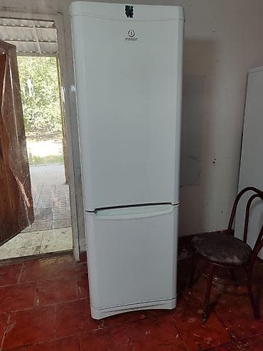 Холодильник Indesit, Б/у, Двухкамерный, Total no frost, 60 * 185 * 60