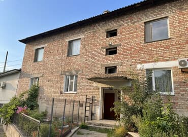 коттедж на исыкуле: 2 комнаты, 51 м², Индивидуалка, 2 этаж, Старый ремонт — 1