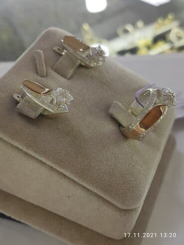 эксклюзивные свадебные пригласительные: Серебро пробы 925 напыление золотом Камни фианиты Размеры имеются Есть — 4