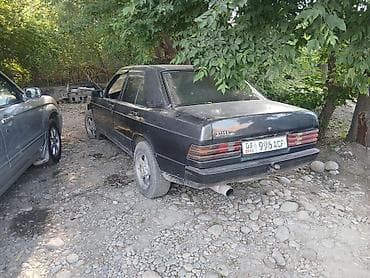 190: Mercedes-Benz 190: 1987 г., 2 л, Механика, Бензин, Седан — 8