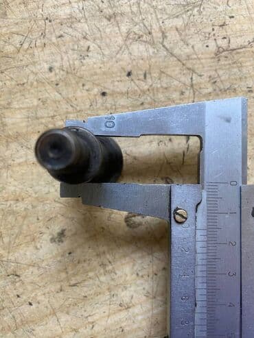 съемник для подшипников: Болт натяжителя с неизвестного японского автомобиля Болт натяжителя — 3