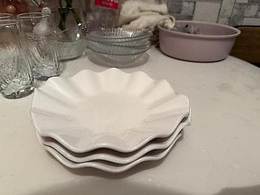 Ремонт и строительство: Продаю посуду(все вместе), в отличном состоянии Тарелки маленькие 17шт — 10