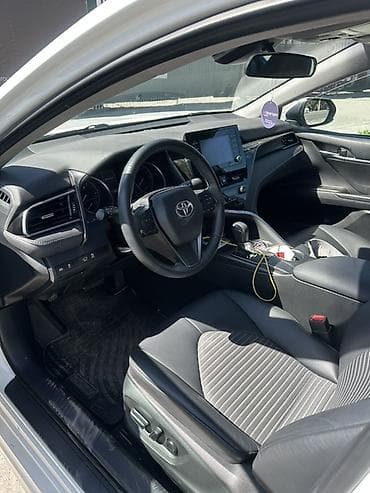 Toyota Camry: 2021 г., 2.5 л, Автомат, Бензин, Седан — 5