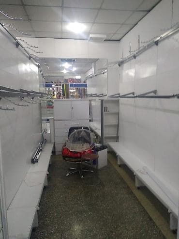 Торговое оборудование: Кийим илгич сатылат — 10