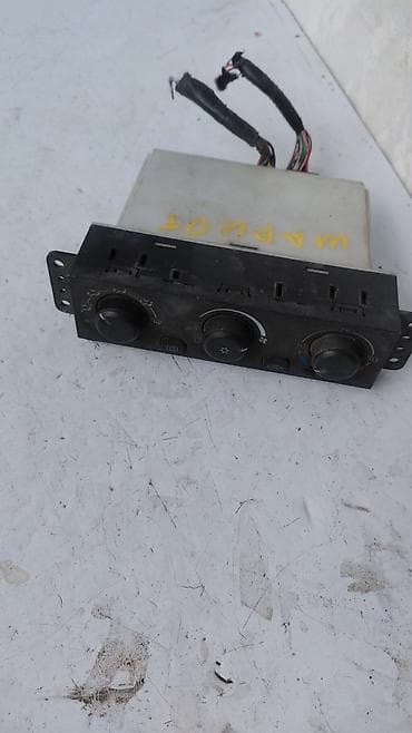 Климатты контролдоо блогу Mitsubishi 2003 г., Колдонулган, Оригинал, Жапония — 1