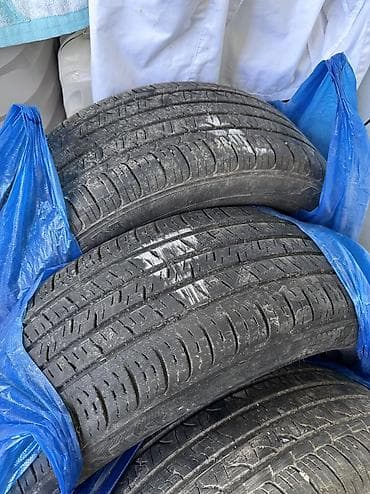 Шиналар 215 / 55 / R 17, Жай, Колдонулган, Комплект, Жол тандабастар (АТ/МТ), Корея, Kumho