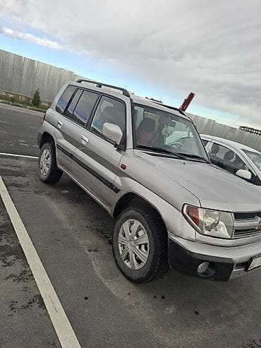 Mitsubishi Pajero iO: 2001 г., 2 л, Автомат, Бензин, Внедорожник
