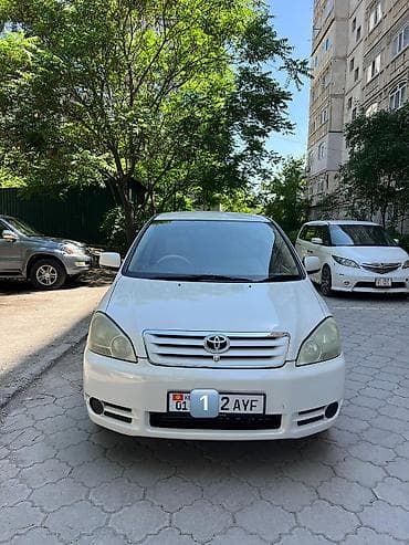 Toyota Ipsum: 2002 г., 2.4 л, Автомат, Бензин, Вэн/Минивэн