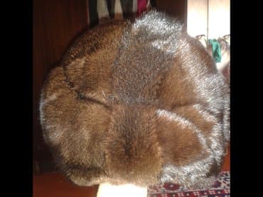 срочно продаю в связи с переездом: Продаю или меняю шапку. мама практически не носила ей большая. просто — 1