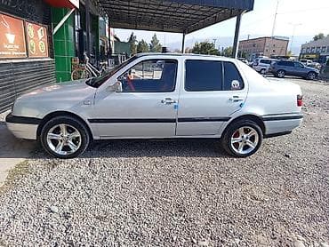 l 470: Volkswagen Vento: 1993 г., Механика, Бензин, Седан — 10