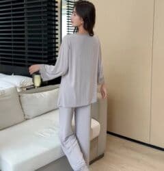 стильные пижамы: Женские пижамные комплекты с кружевом - Двухпредметный набор: кофта с — 9